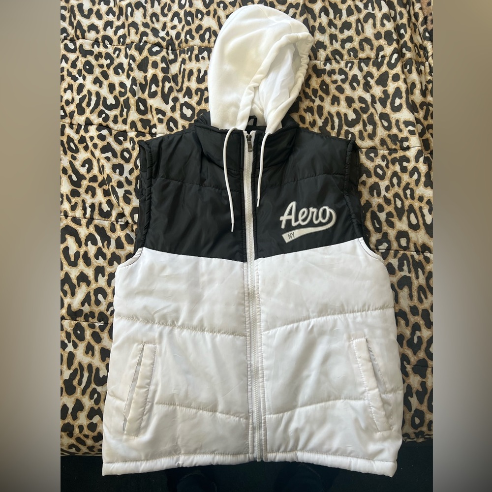 Aéropostale NY black and white with hood. Size L. Wore once